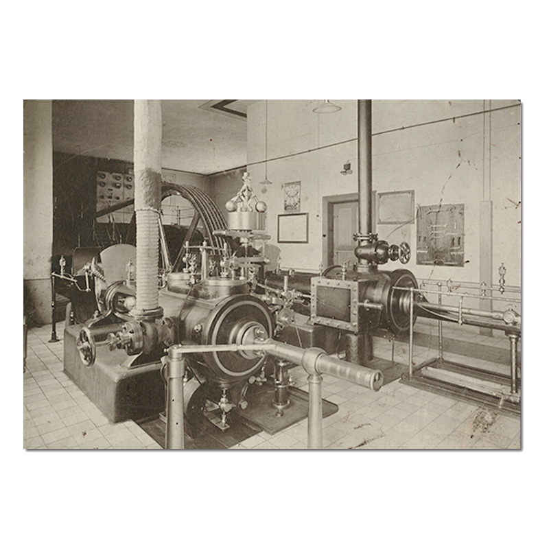 Fotografia prvého parného stroja v mestskej elektrárni v Kežmarku