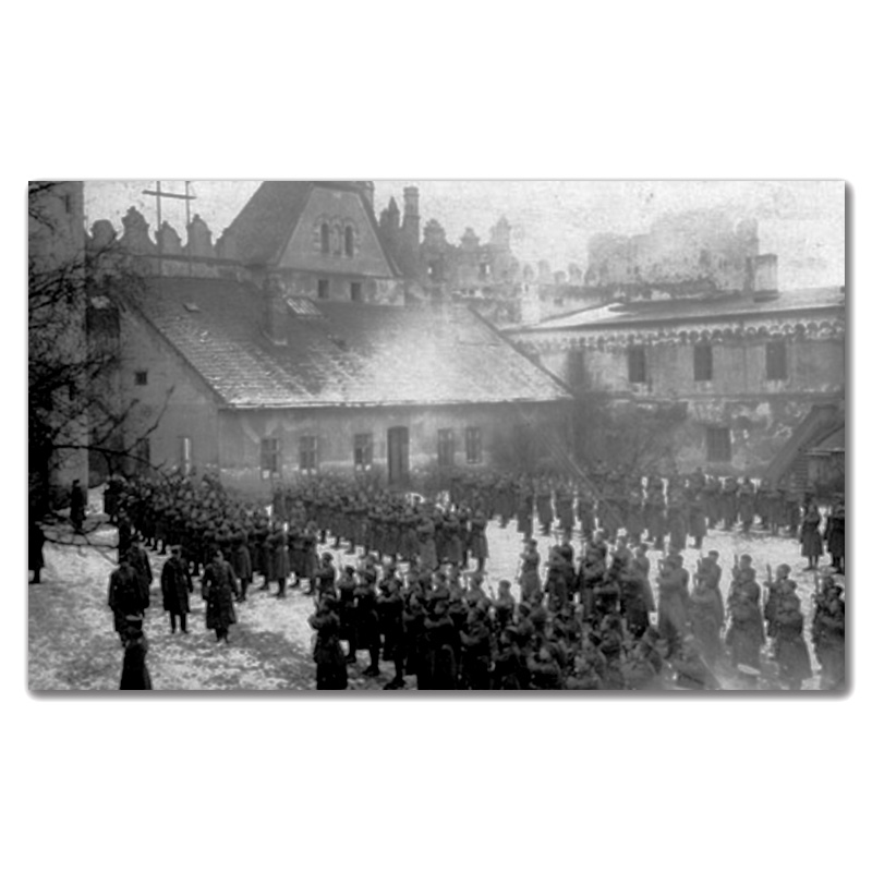 Vojenské kasárne na Kežmarskom hrade v 30-tych rokoch 20. storočia.